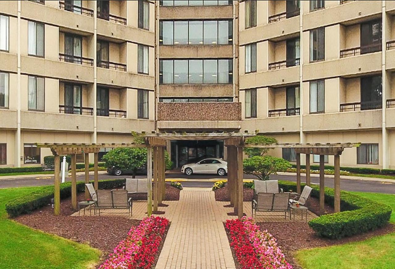 Short Term Rentals At The Park At Trowbridge Senior Community Southfield Exterior foto