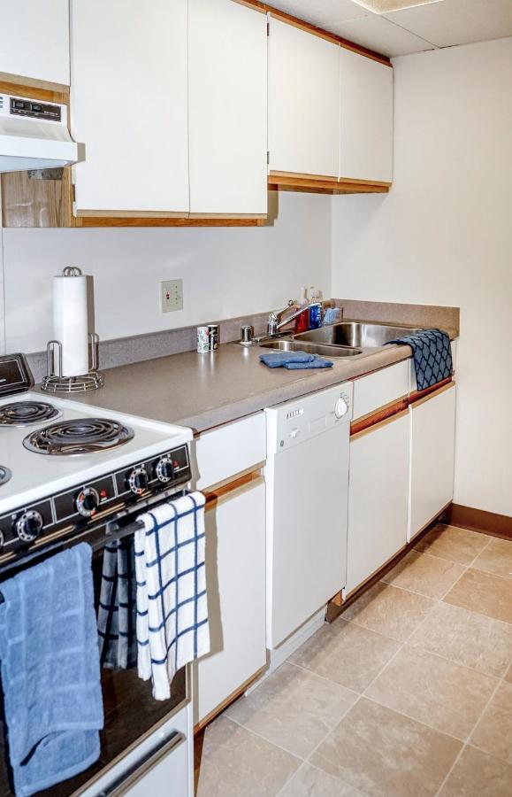 Short Term Rentals At The Park At Trowbridge Senior Community Southfield Exterior foto
