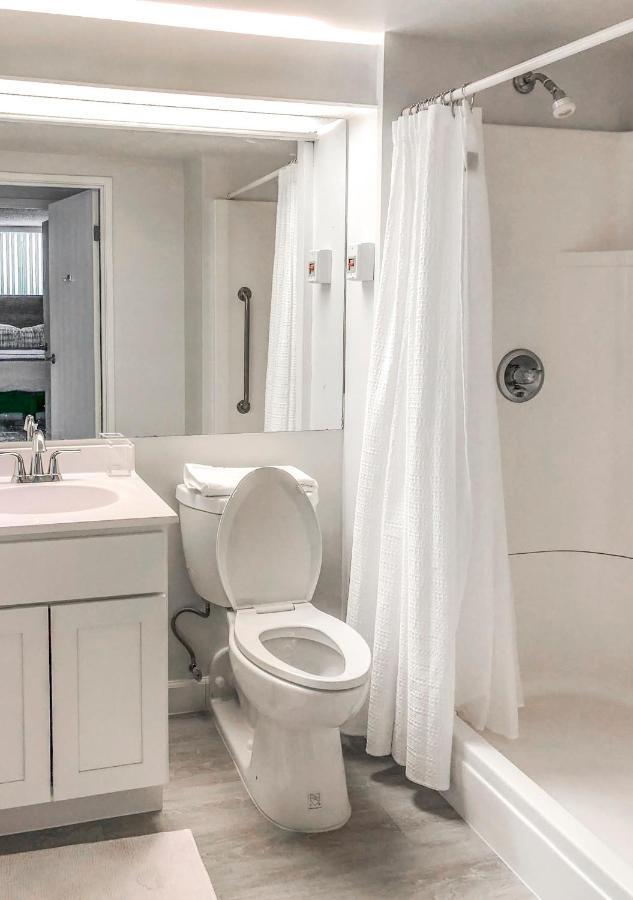 Short Term Rentals At The Park At Trowbridge Senior Community Southfield Exterior foto